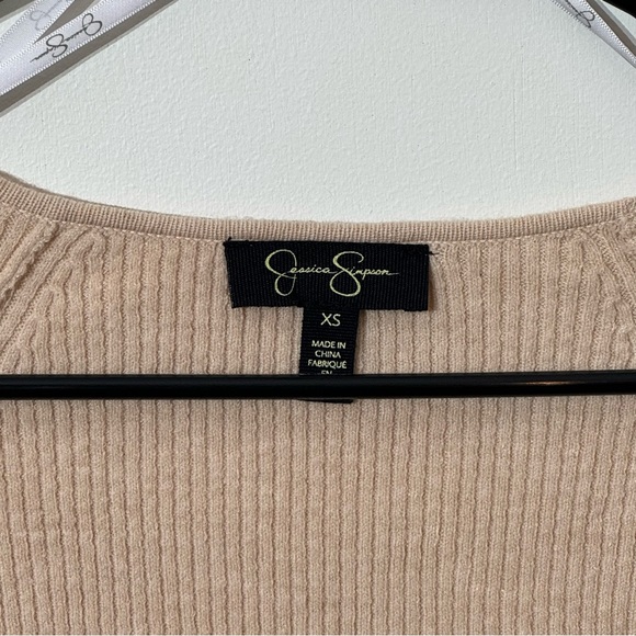 JESSICA SIMPSON TOP - XS NEVER USED - Picture 3 of 3